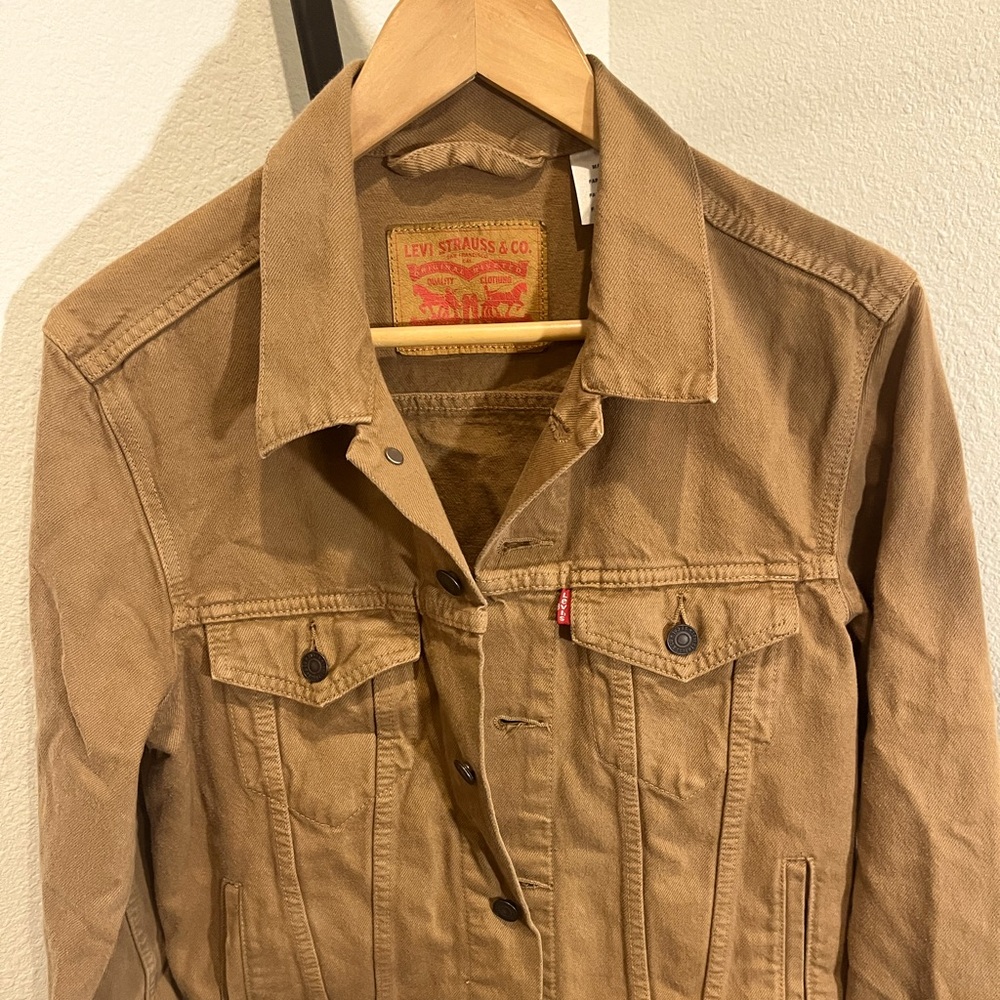 BNWT Levi’s Denim Jacket